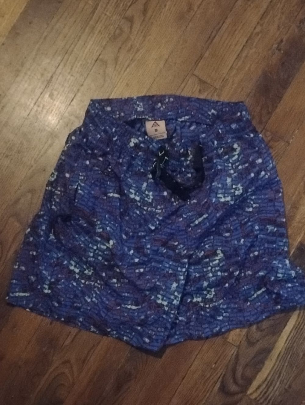 Nike - ACG Printed Shell Shorts - Purple
by Nike